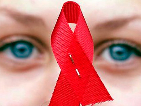 У людей с выраженным иммунодефицитом цитомегаловирусная инфекция может вызывать серьезнейшие осложнения, вплоть до летальных исходов. У людей с выраженным иммунодефицитом цитомегаловирусная инфекция может вызывать серьезнейшие осложнения, вплоть до летальных исходов.