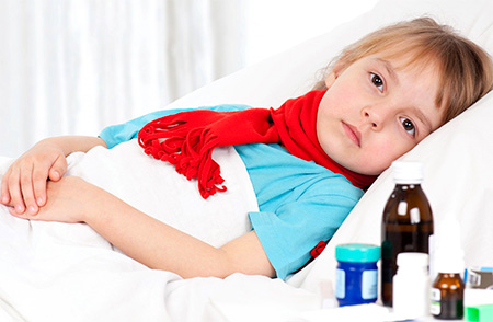 Симптоматическая картина ЦМВ-инфекции в большинстве случаев схожа с проявлениями обычной простуды, однако бывают и исключения... Симптоматическая картина ЦМВ-инфекции в большинстве случаев схожа с проявлениями обычной простуды, однако бывают и исключения...