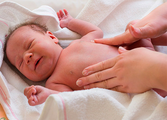 Существует реальная опасность заражения новорожденного герпесом от матери. Существует реальная опасность заражения новорожденного герпесом от матери.