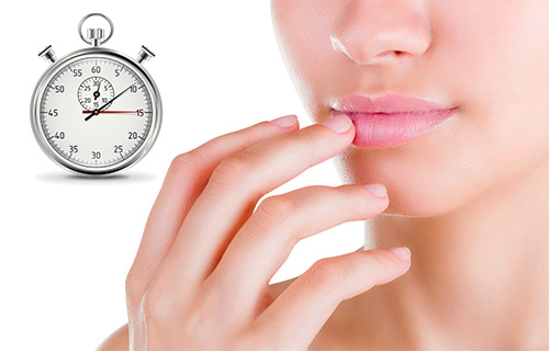 Для успешного лечения простуды на губах важно как можно раньше заметить первые ее симптомы Для успешного лечения простуды на губах важно как можно раньше заметить первые ее симптомы