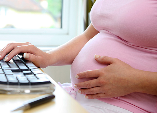 В большинстве случаев появление болезни у беременной женщины не представляет собой угрозы для развивающегося плода. В большинстве случаев появление болезни у беременной женщины не представляет собой угрозы для развивающегося плода.