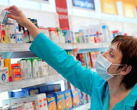 Сегодня на фармацевтическом рынке так много средств от герпеса на губах, что встает резонный вопрос - какое из них лучше и как правильно выбрать препарат применительно к своей ситуации? Сегодня на фармацевтическом рынке так много средств от герпеса на губах, что встает резонный вопрос - какое из них лучше и как правильно выбрать препарат применительно к своей ситуации?